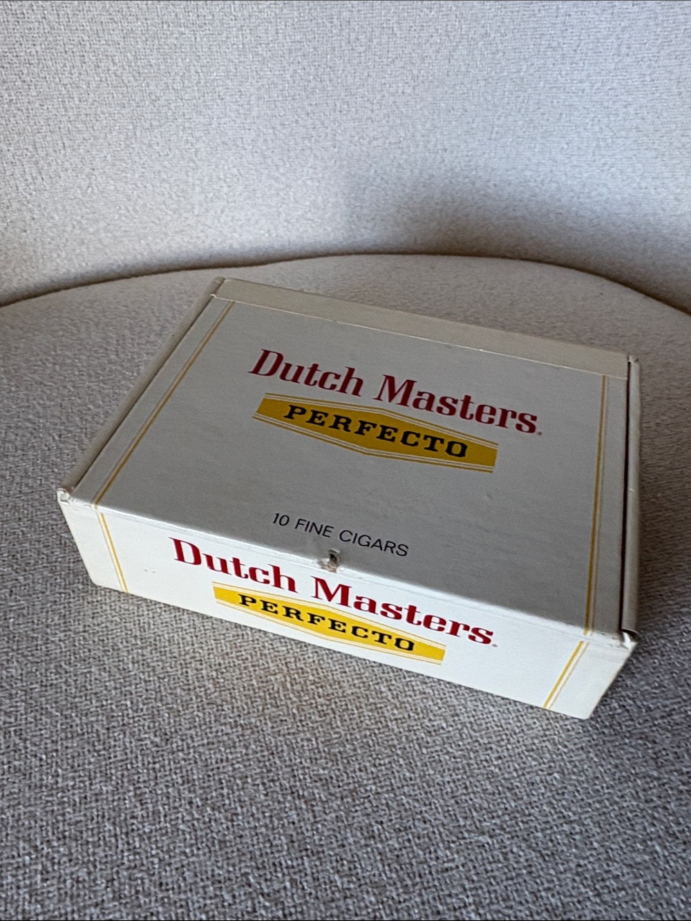 Dutch Masters Perfecto White and Yellow Cigar Box